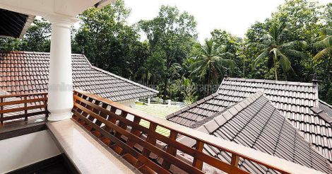 traditional-house-upper-view traditional-house-upper-view