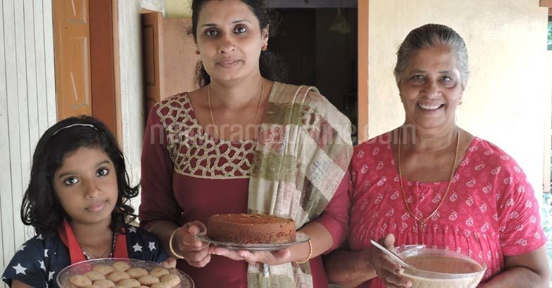 meera-ancy-eliyamma-with-jackfruit-products
