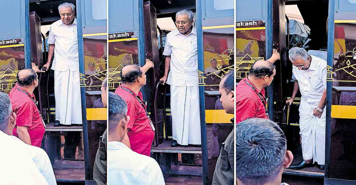 ലഫററലയർനന മനതരസഭ Chief Minister Pinarayi Vijayan and