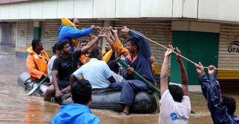 kochi-rain-flood-rescue