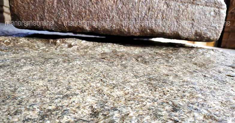 lepakshi-piller lepakshi-piller