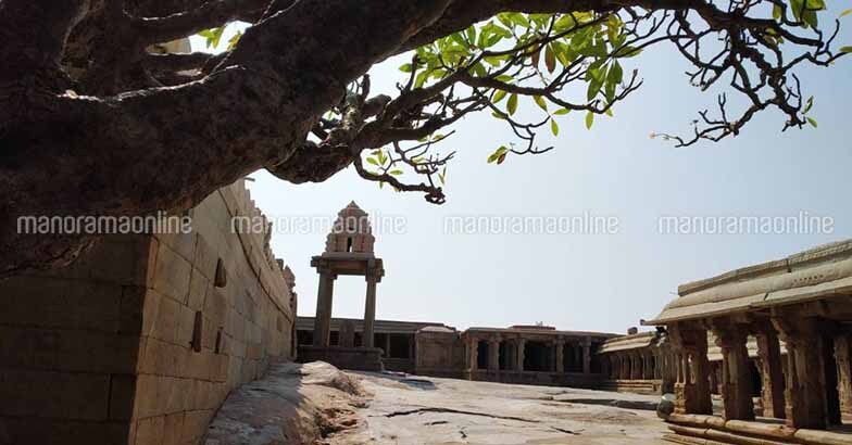 lepakshi-temple-external-view lepakshi-temple-external-view