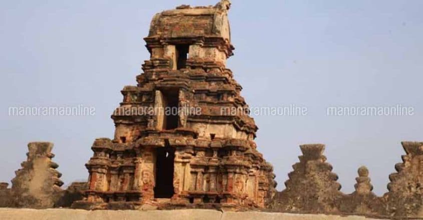 bhoganandishwara-temple-gopuram