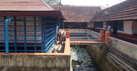 പറവൂരിലെ മൂകാംബിക ദേവീക്ഷേത്രം പറവൂരിലെ മൂകാംബിക ദേവീക്ഷേത്രം