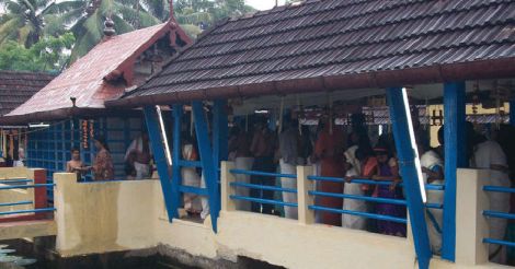 പറവൂരിലെ മൂകാംബിക ദേവീക്ഷേത്രം പറവൂരിലെ മൂകാംബിക ദേവീക്ഷേത്രം