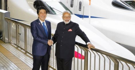  Indian counterpart Narendra Modi and Japan Prime Minister Shinzo Abe at JR Tokyo Station on Nov. 12, 2016
