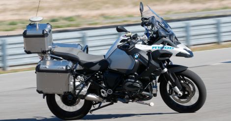 bmw-self-riding-bike