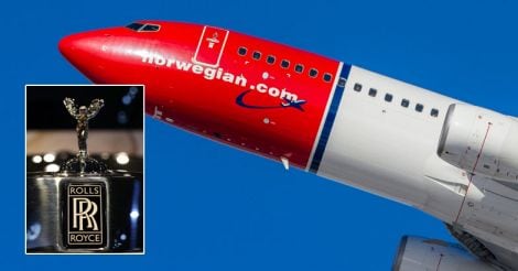 norwegian-airliner-rolls-ro