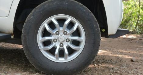 mahindra-tuv300-test-drive-2 mahindra-tuv300-test-drive-2