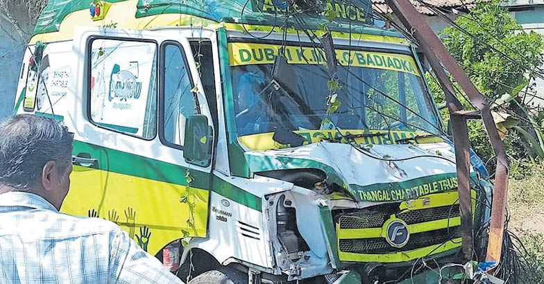ambulance-accident-1 ambulance-accident-1