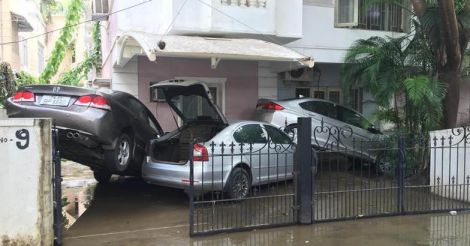 chennai-flood-cars