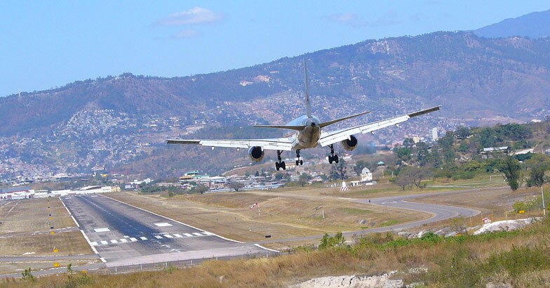 toncontin-airport-tegucigalpa-honduras toncontin-airport-tegucigalpa-honduras