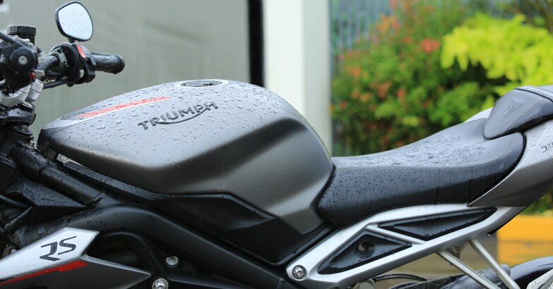 triumph-street-triple-5 triumph-street-triple-5