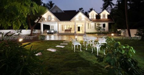 colonial-house-landscaping
