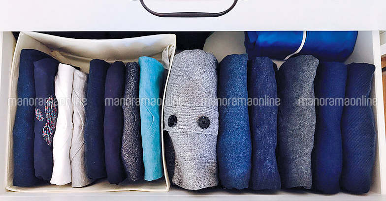 konmari-wardrobe konmari-wardrobe