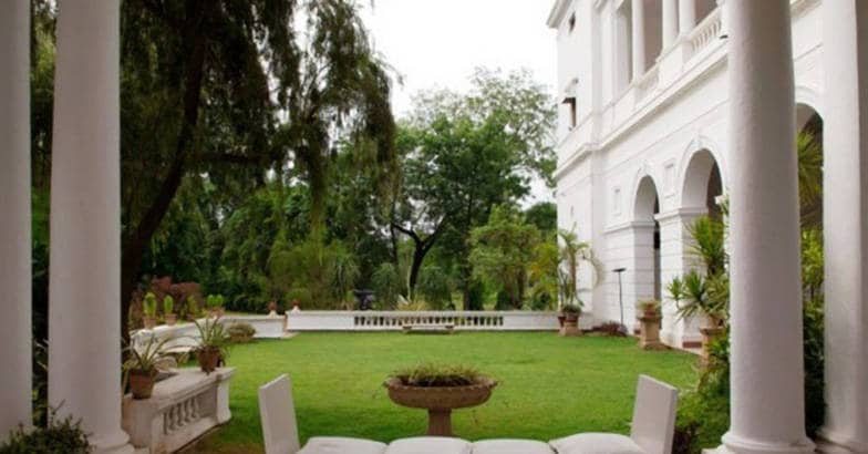 pataudi-palace-courtyard pataudi-palace-courtyard