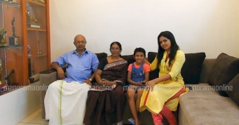 gayathri-family