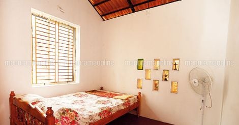 4.5lakh-house-thalassery-bedroom 4.5lakh-house-thalassery-bedroom