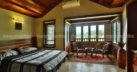 kerala-luxury-house-kutiadi-bedroom