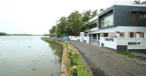 canal-house-thrissur
