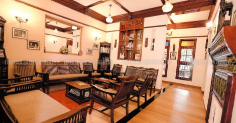 meghamalhar-colonial-house-living meghamalhar-colonial-house-living