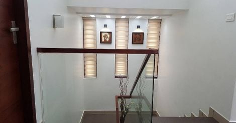 contemporary-home-wayanad-stair