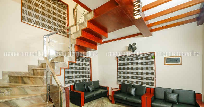 25-lakh-kondotty-stair 25-lakh-kondotty-stair