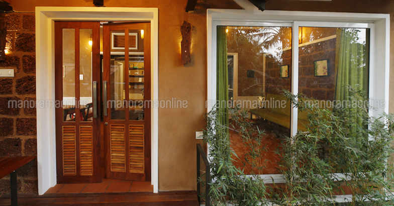 28-lakh-house-entrance 28-lakh-house-entrance