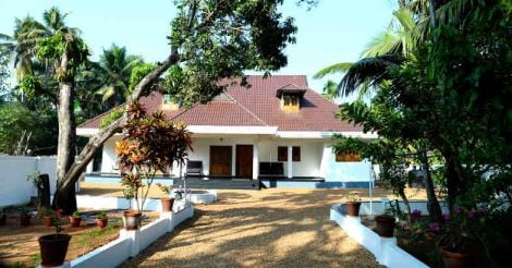 traditional-house-karapuzha-yard traditional-house-karapuzha-yard