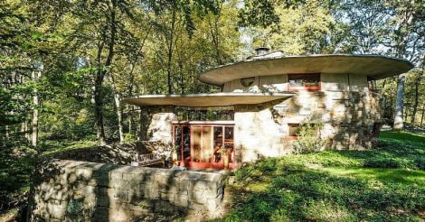 mushroom-house-pleasantville-exterior