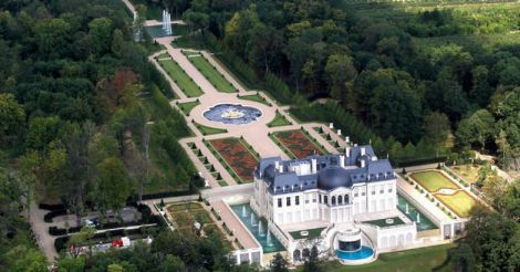 chateau-louis-XIV-aerial