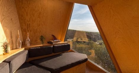cabins-in-uk-bed
