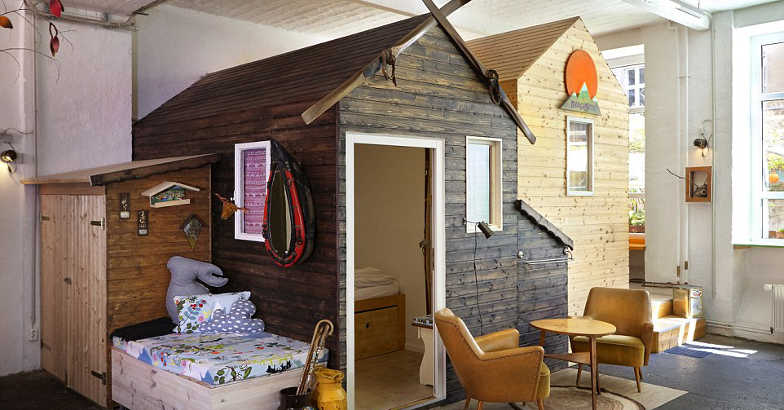 caravan-hut caravan-hut
