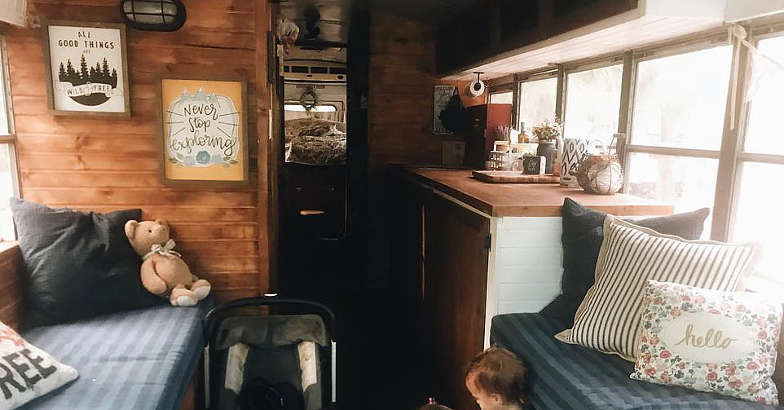 bus-house-interior bus-house-interior