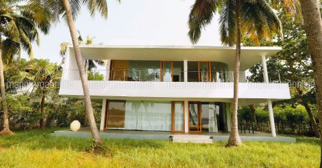 lake facing beautiful home in kochi