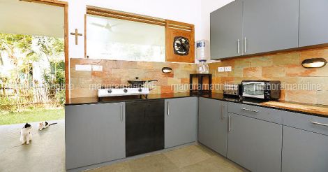 lake-facing-home-kochi-kitchen