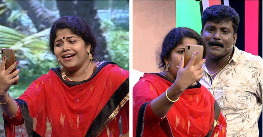 reshmi-on-stage reshmi-on-stage