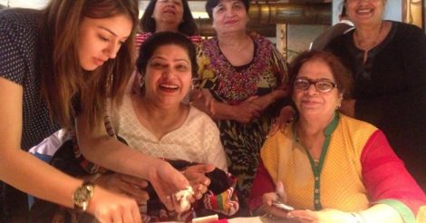hansika-mom hansika-mom