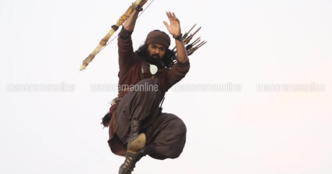 pranav-kalyani-marakkar-5 pranav-kalyani-marakkar-5