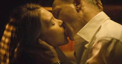 bond-kiss-movie bond-kiss-movie