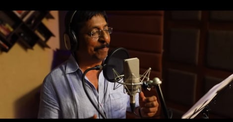akkana-thikkana-sreenivasan-singing