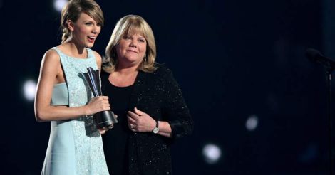 Taylor Swift and Mom