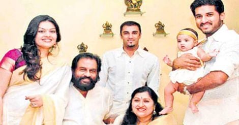 Vijay with family