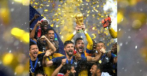 Hugo Lloris lifts the World Cup trophy