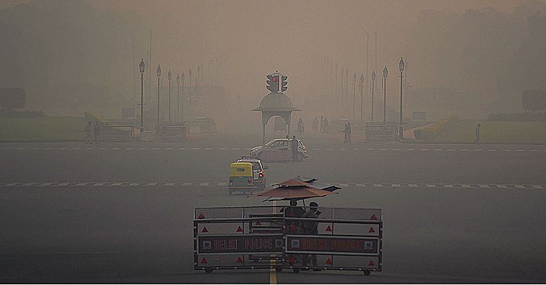 heavy smog in New Delhi heavy smog in New Delhi