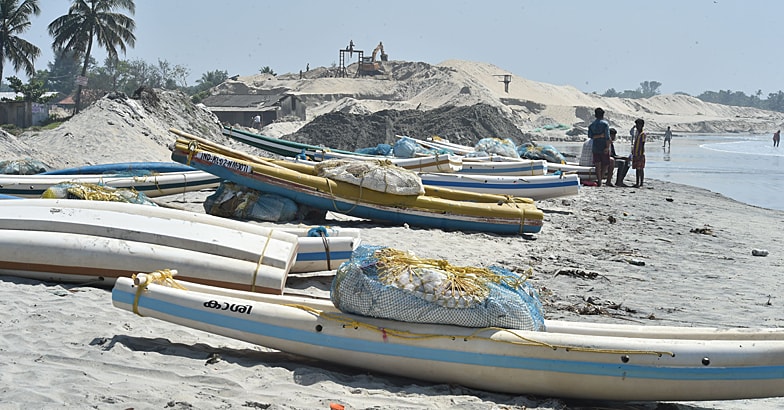Alappadu-black-sand Alappadu-black-sand