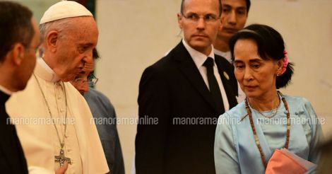Pope-francis-at-Myanmar-4