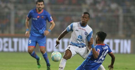 Trindade of Jamshedpur FC and Brandon Fernandes of FC Goa in action during match 44 of the Hero Indian Super League between FC Goa and Jamshedpur FC held at the Jawaharlal Nehru Stadium, Goa