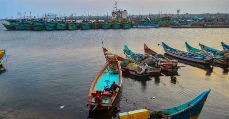 cyclone-gaja-fishing-boats
