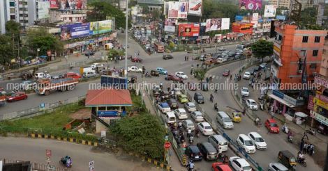 kerala-road-traffic-vyttila